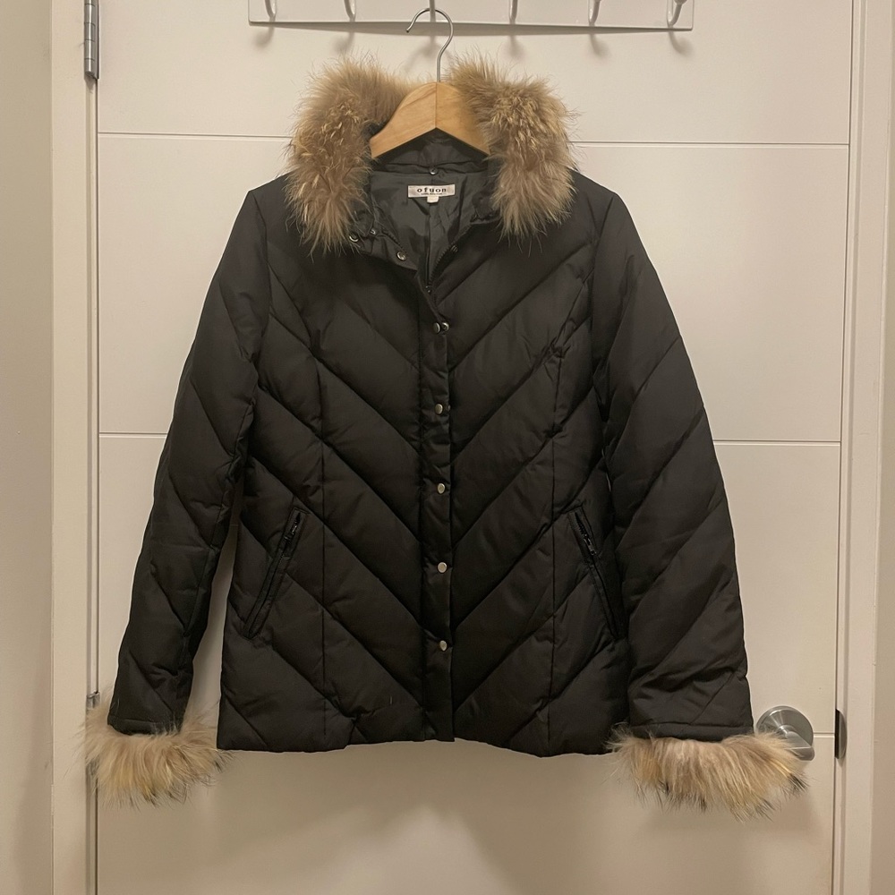 Women fur decor down jacket. Size US S.